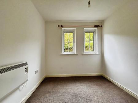 2 bedroom Flat to let in Chandlers Court, Victoria Dock, HU9