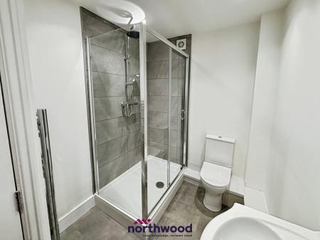 2 bedroom Flat to let in Lock Keepers Court, Victoria Dock, Hull, HU9