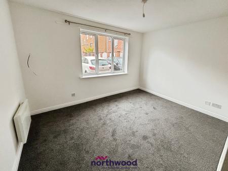 2 bedroom Flat to let in Lock Keepers Court, Victoria Dock, Hull, HU9
