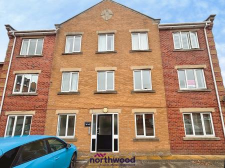 2 bedroom Flat to let in Lock Keepers Court, Victoria Dock, Hull, HU9