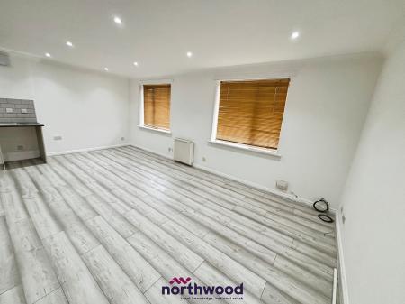 2 bedroom Flat to let in Lock Keepers Court, Victoria Dock, Hull, HU9