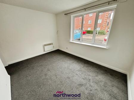 2 bedroom Flat to let in Lock Keepers Court, Victoria Dock, Hull, HU9