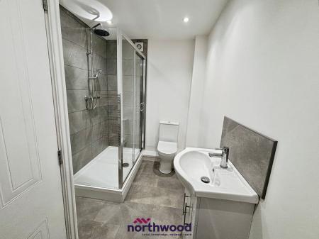 2 bedroom Flat to let in Lock Keepers Court, Victoria Dock, Hull, HU9