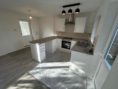 2 bedroom Semi-detached house to let in Wawne Lodge, Pennine Way, Hull, HU7