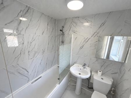 2 bedroom Semi-detached house to let in Wawne Lodge, Pennine Way, Hull, HU7