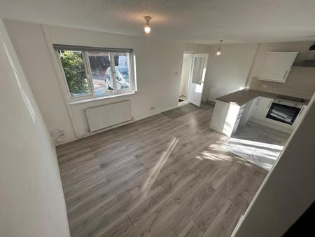 2 bedroom Semi-detached house to let in Wawne Lodge, Pennine Way, Hull, HU7