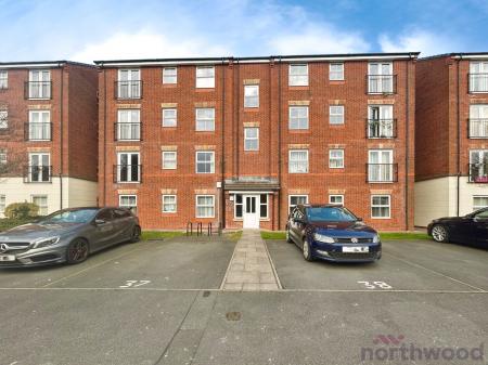 2 bedroom Flat for sale in Lilac Gardens, Bolton, BL3