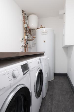 7 bedroom House share to let in Heywood Street, Bury, BL9