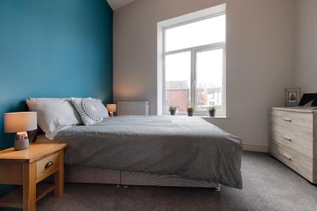 7 bedroom House share to let in Heywood Street, Bury, BL9