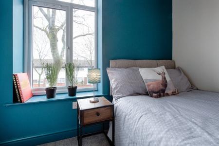 7 bedroom House share to let in Heywood Street, Bury, BL9