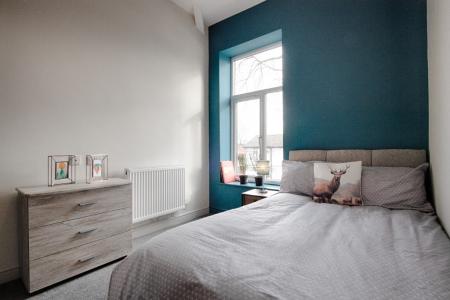 7 bedroom House share to let in Heywood Street, Bury, BL9