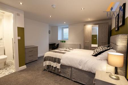 7 bedroom House share to let in Tottington Road, Bury, BL8