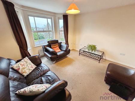 2 bedroom Flat for sale in Royal Court Drive, Bolton, BL1