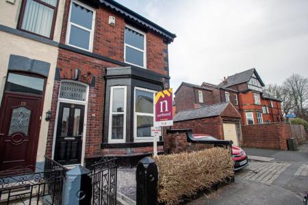 6 bedroom House share to let in Monmouth Avenue, Bury, BL9