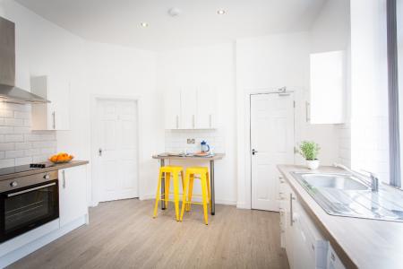 5 bedroom House share to let in Hanson Street, Bury, BL9