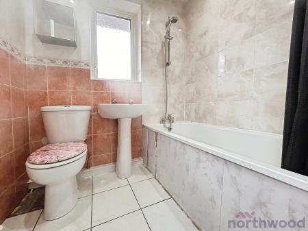 4 bedroom Semi-detached house for sale in The Sheddings, Bolton, BL3
