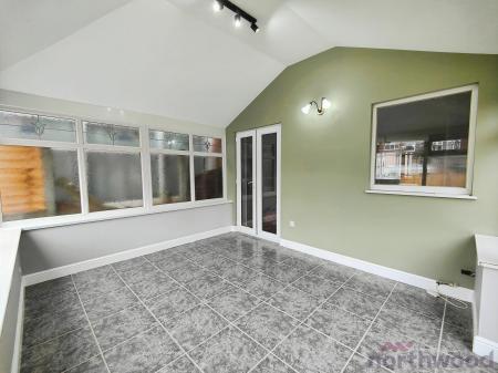 4 bedroom Semi-detached house for sale in The Sheddings, Bolton, BL3