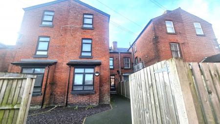 1 bedroom House of Multiple Occupation to let in Chorley Road, Swinton, M27