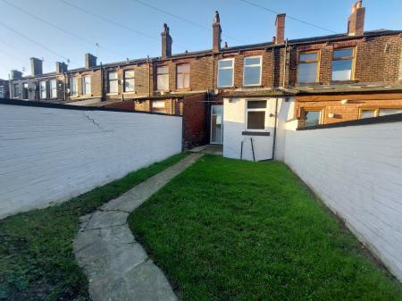 2 bedroom Terraced House to let in Bolton Road, Bury, BL8