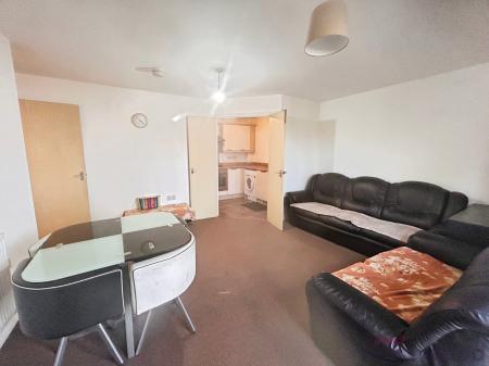 2 bedroom Flat for sale in Lilac Gardens, Bolton, BL3