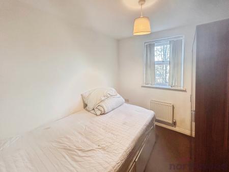 2 bedroom Flat for sale in Lilac Gardens, Bolton, BL3