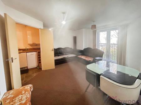 2 bedroom Flat for sale in Lilac Gardens, Bolton, BL3