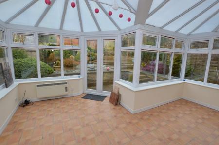 4 bedroom Detached house to let in Regents View, Blackburn, BB1