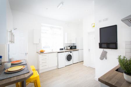 5 bedroom House of Multiple Occupation to let in Hanson Street, Bury, BL9
