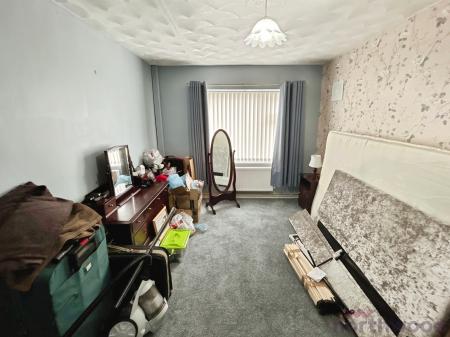 2 bedroom Flat for sale in Ennerdale Avenue, Bolton, BL2
