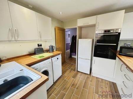 2 bedroom Flat for sale in Ennerdale Avenue, Bolton, BL2
