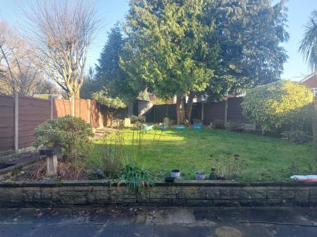 3 bedroom Detached house to let in Standfield Drive, Worsley, M28