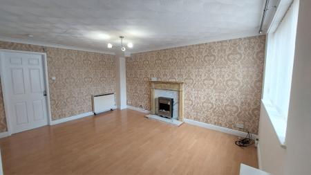 3 bedroom Semi-detached house to let in Bury New Road, Bolton, BL2