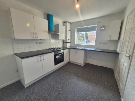 2 bedroom Semi-detached house to let in Meadow Walk, Bolton, BL4