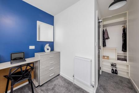 8 bedroom House share to let in Oldham Road, Failsworth, Manchester, M35