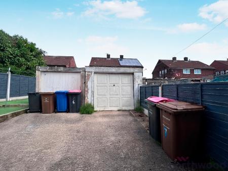 2 bedroom Semi-detached house for sale in Avon Close, Worsley, M28