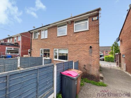 2 bedroom Semi-detached house for sale in Avon Close, Worsley, M28