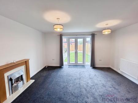 3 bedroom Mews house to let in Textile Way, Bolton, BL1