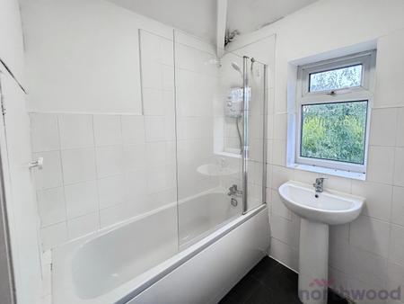 1 bedroom Flat to let in Longsight, Harwood, Bolton, BL2