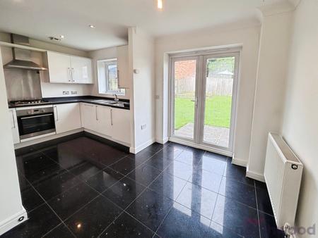 4 bedroom Detached house to let in Salisbury Avenue, Bolton, BL1