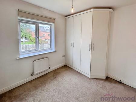 4 bedroom Detached house to let in Salisbury Avenue, Bolton, BL1
