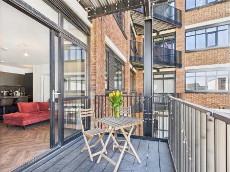 3 bedroom Apartment for sale in Gooch Street North, City Centre, Birmingham, B5