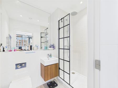 3 bedroom Apartment for sale in Gooch Street North, City Centre, Birmingham, B5