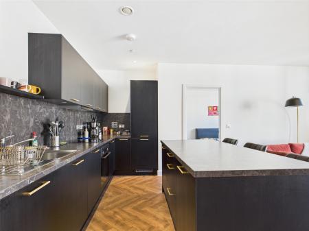 3 bedroom Apartment for sale in Gooch Street North, City Centre, Birmingham, B5