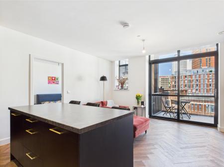 3 bedroom Apartment for sale in Gooch Street North, City Centre, Birmingham, B5