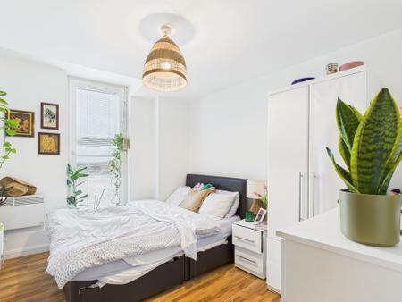 2 bedroom Flat for sale in Latitude Development, City Centre, Birmingham, B5
