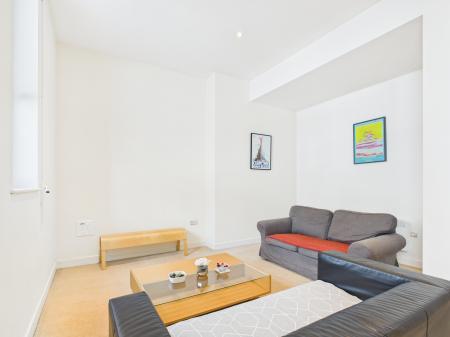 3 bedroom Flat to let in Commercial Street, City Centre, Birmingham, B1