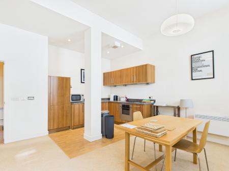 3 bedroom Flat to let in Commercial Street, City Centre, Birmingham, B1