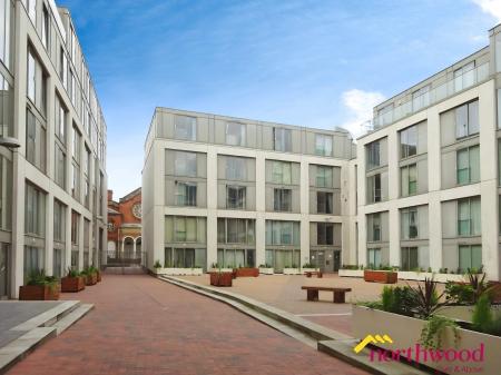 3 bedroom Flat to let in Commercial Street, City Centre, Birmingham, B1