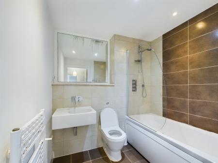 2 bedroom Flat to let in Essex Street, City Centre, Birmingham, B5