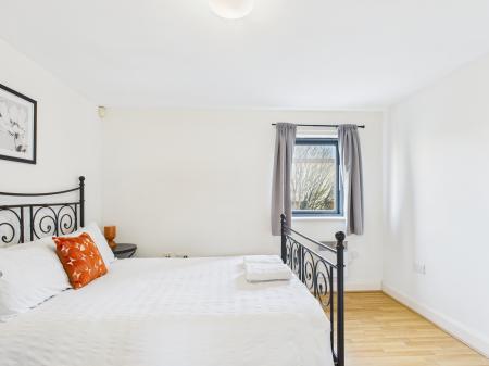 2 bedroom Flat for sale in Rickman Drive, Birmingham, B15